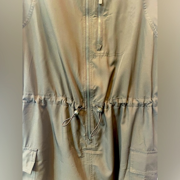 Old Navy Sleeveless Olive Green Romper Preloved Size: XL Petite - Picture 6 of 16